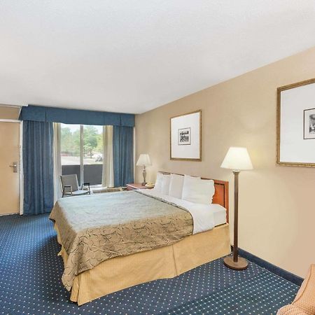 Knights Inn Overland Park Mission Экстерьер фото