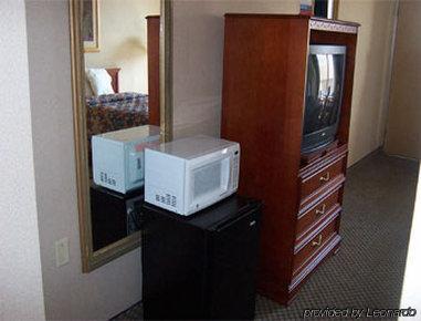 Knights Inn Overland Park Mission Номер фото